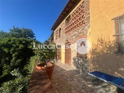appartamento in vendita a Lucca in zona Centro Città