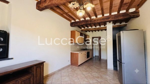 casa indipendente in vendita a Lucca