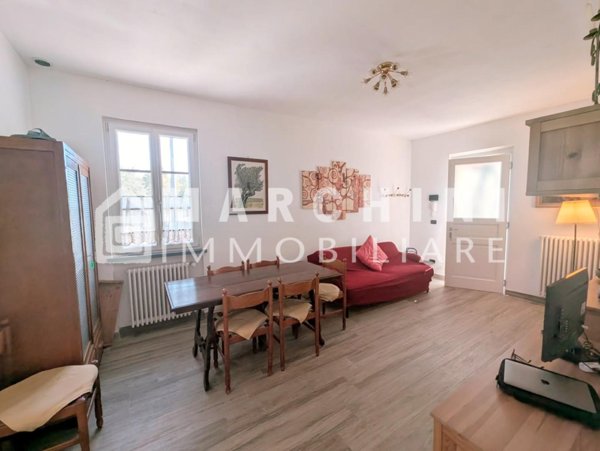 casa indipendente in vendita a Lucca
