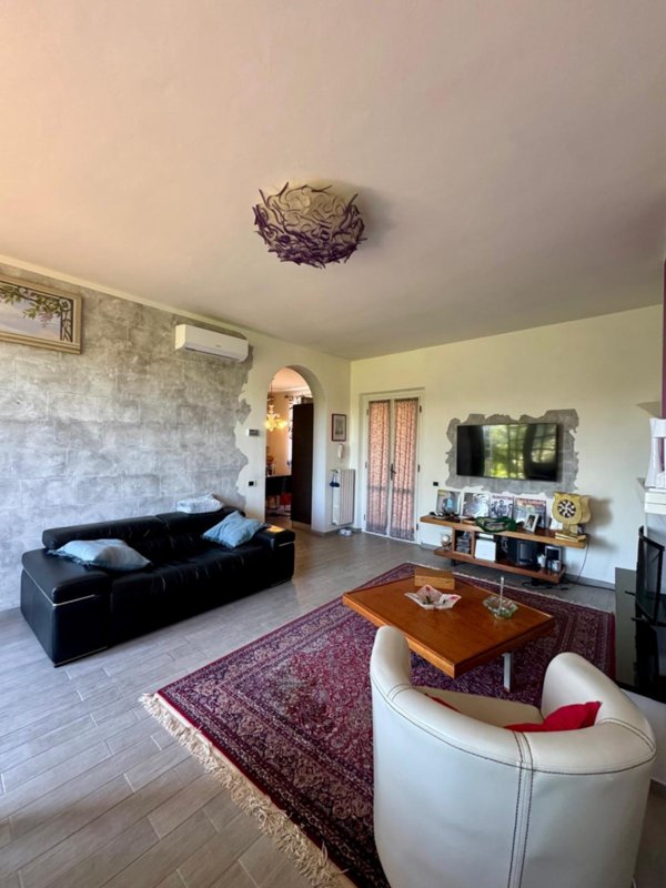 appartamento in vendita a Lucca in zona Meati
