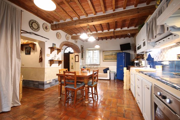 casa indipendente in vendita a Lucca in zona zona Mugnano