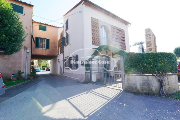 casa indipendente in vendita a Lucca