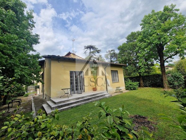 casa indipendente in vendita a Lucca in zona Centro Città