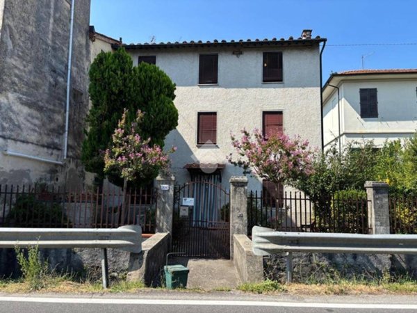 casa indipendente in vendita a Lucca in zona Sant'Anna