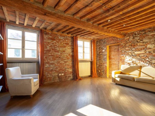 appartamento in vendita a Lucca in zona Centro Città