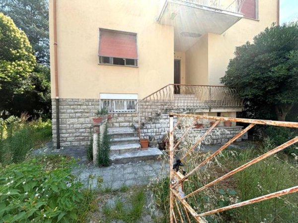 casa indipendente in vendita a Lucca in zona zona San Marco