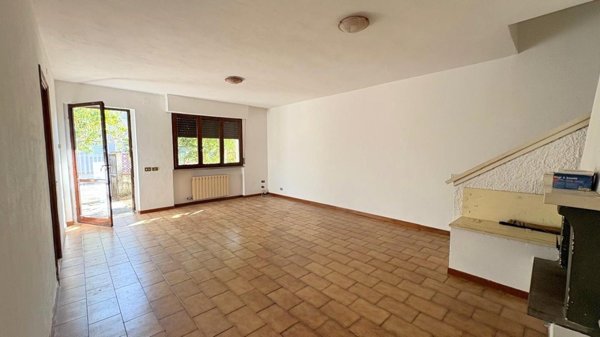 casa indipendente in vendita a Lucca in zona Nave