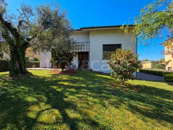 casa indipendente in vendita a Lucca in zona zona Antraccoli