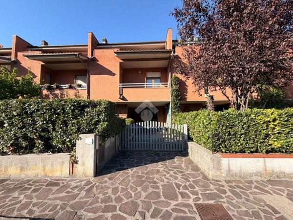 casa indipendente in vendita a Lucca in zona Centro Città