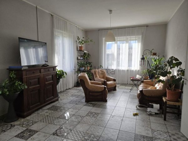 casa indipendente in vendita a Lucca in zona Pontetetto