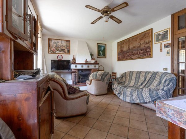 casa indipendente in vendita a Lucca in zona Maggiano