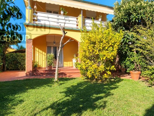 casa indipendente in vendita a Lucca in zona zona San Marco
