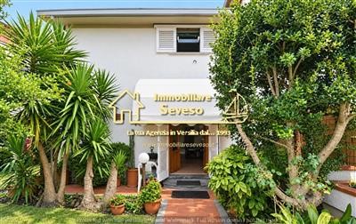 casa indipendente in vendita a Lucca