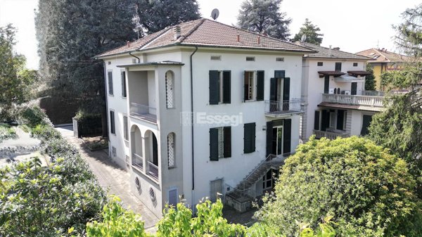 casa indipendente in vendita a Lucca