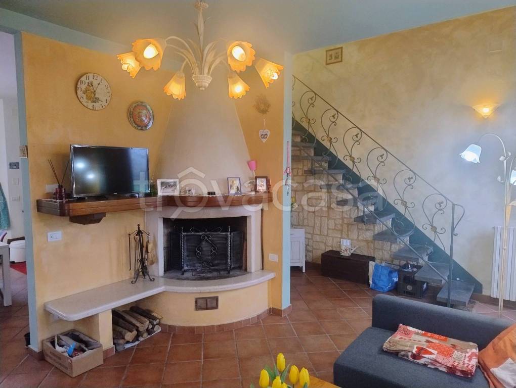 casa indipendente in vendita a Lucca in zona San Pietro a Vico