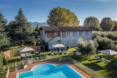 casa indipendente in vendita a Lucca in zona San Pietro a Vico