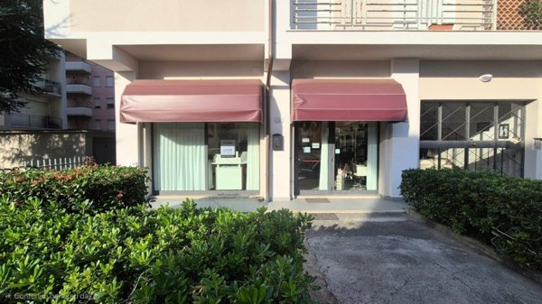 locale commerciale in vendita a Lucca in zona Sant'Anna