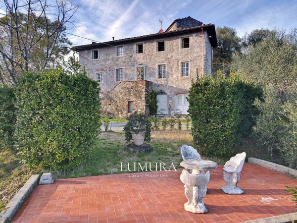 casale in vendita a Lucca