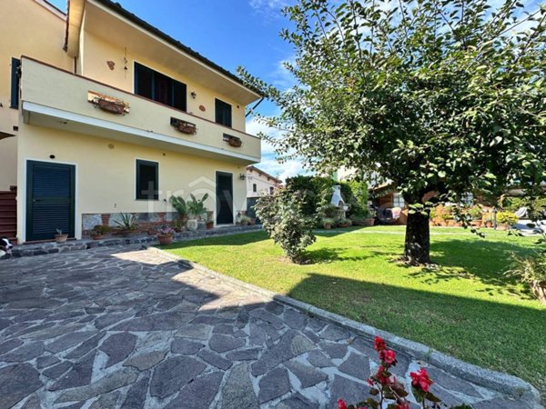 appartamento in vendita a Lucca in zona San Pietro a Vico