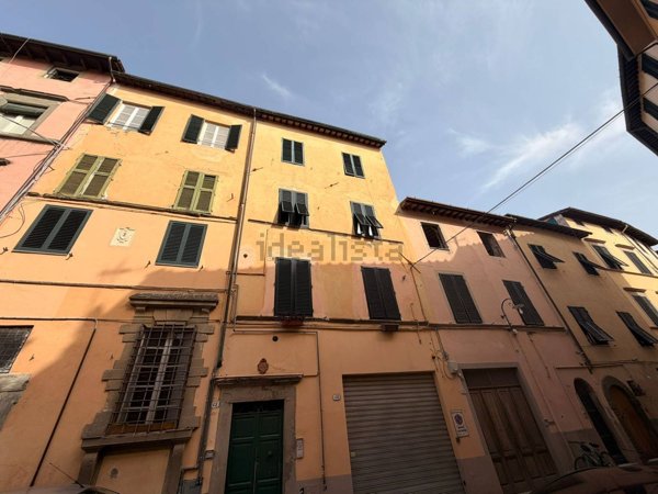 appartamento in vendita a Lucca in zona Centro Città