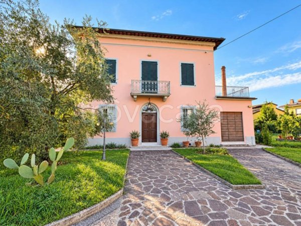 casa indipendente in vendita a Lucca in zona Zona San Concordio