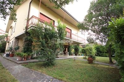 casa indipendente in vendita a Lucca in zona Zona San Concordio