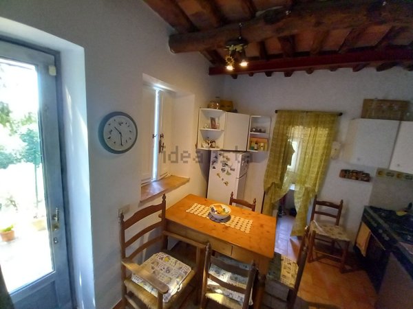casa indipendente in vendita a Lucca in zona Ponte a Moriano
