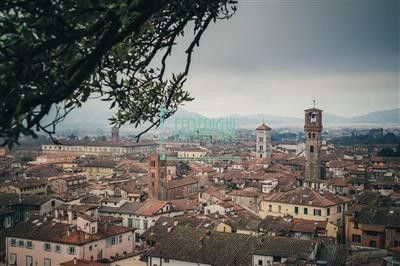 locale commerciale in vendita a Lucca in zona Centro Città