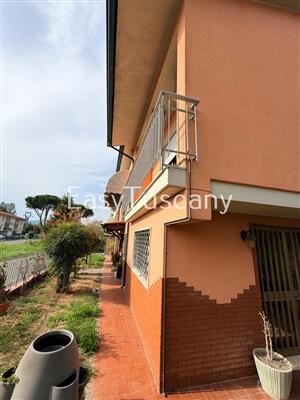casa indipendente in vendita a Lucca in zona Sant'Anna