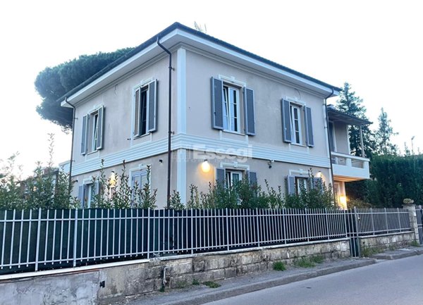 casa indipendente in vendita a Lucca in zona Sant'Anna