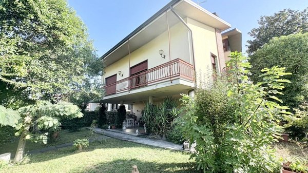 casa indipendente in vendita a Lucca in zona Zona San Concordio