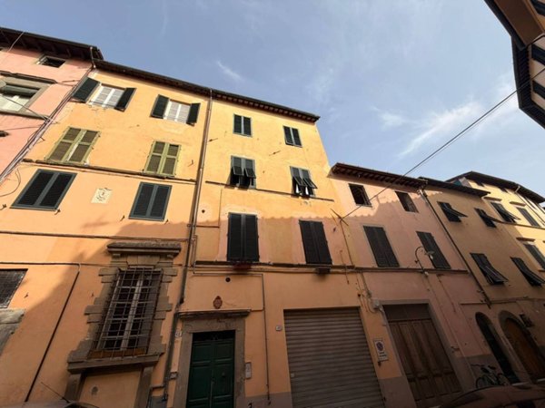appartamento in vendita a Lucca in zona Centro Città
