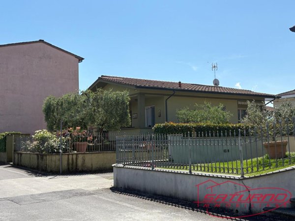 casa indipendente in vendita a Lucca in zona Sant'Angelo in Campo