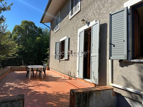 casa indipendente in vendita a Lucca in zona Maggiano