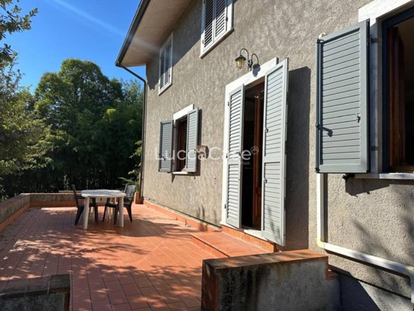 casa indipendente in vendita a Lucca in zona Maggiano