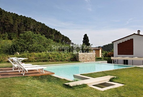 casa indipendente in vendita a Lucca