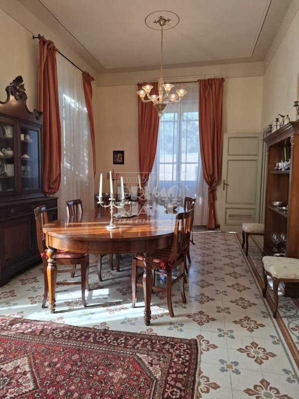 casa indipendente in vendita a Lucca