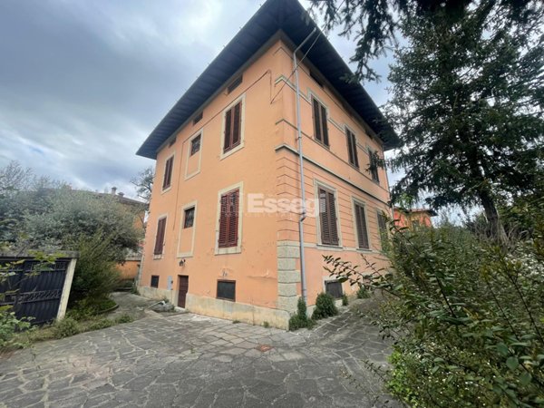 casa indipendente in vendita a Lucca in zona Centro Città