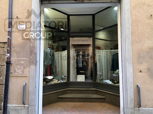 locale commerciale in vendita a Lucca in zona Centro Città