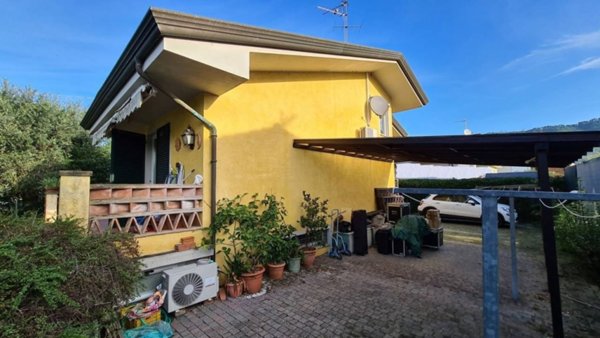 casa indipendente in vendita a Massarosa in zona Stiava