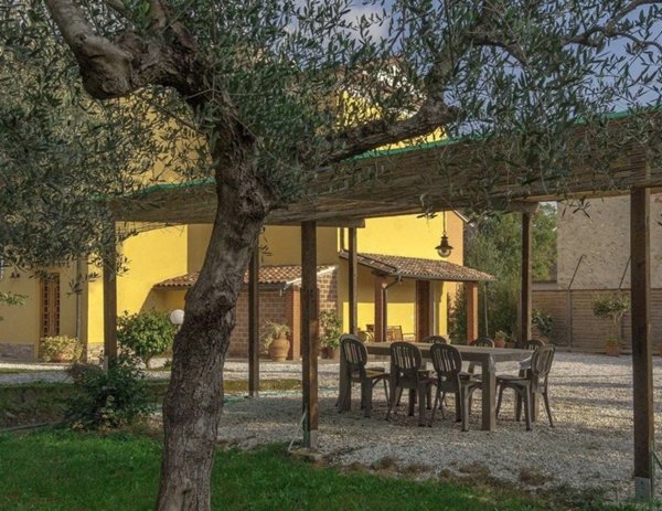 casa indipendente in vendita a Massarosa in zona Piano di Mommio