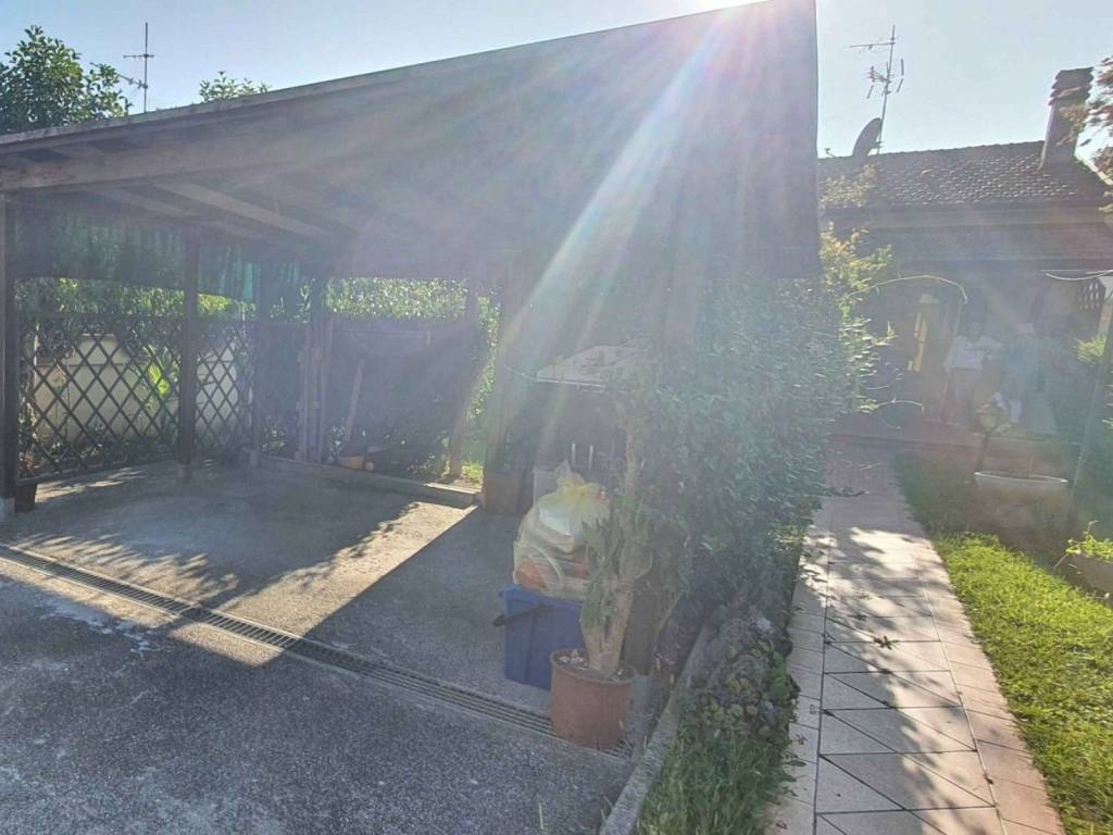 casa indipendente in vendita a Massarosa in zona Piano di Mommio