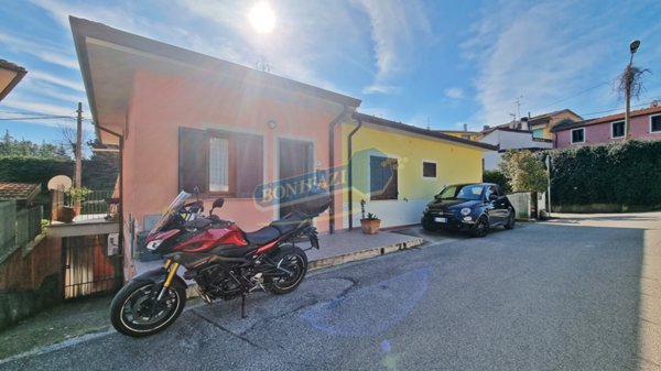 casa semindipendente in vendita a Massarosa in zona Bargecchia
