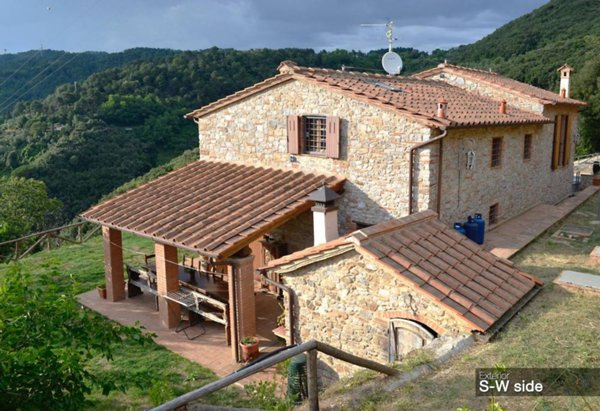 casa indipendente in vendita a Massarosa