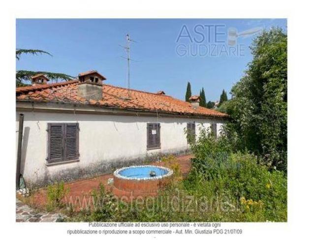 villa in vendita a Massarosa in zona Corsanico