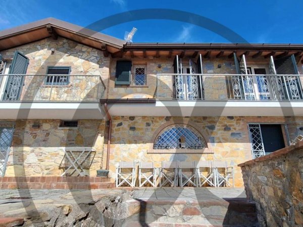 casa indipendente in vendita a Massarosa