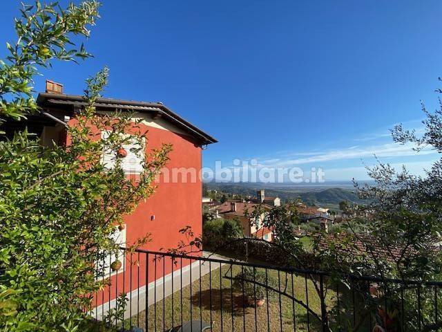 casa indipendente in vendita a Massarosa in zona Corsanico