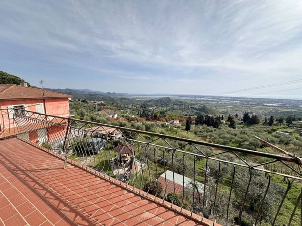 appartamento in vendita a Massarosa in zona Corsanico