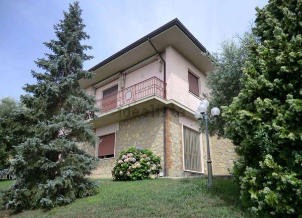 casa indipendente in vendita a Massarosa in zona Corsanico