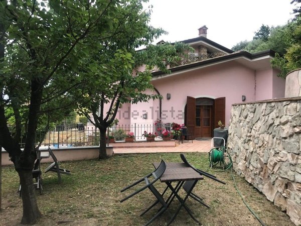 casa indipendente in vendita a Massarosa in zona Bargecchia